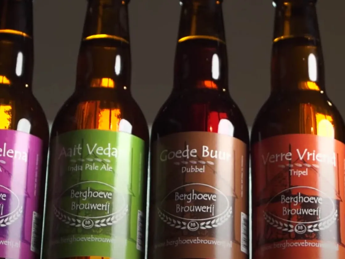 Flessen speciaalbier van Berghoeve Brouwerij naast elkaar